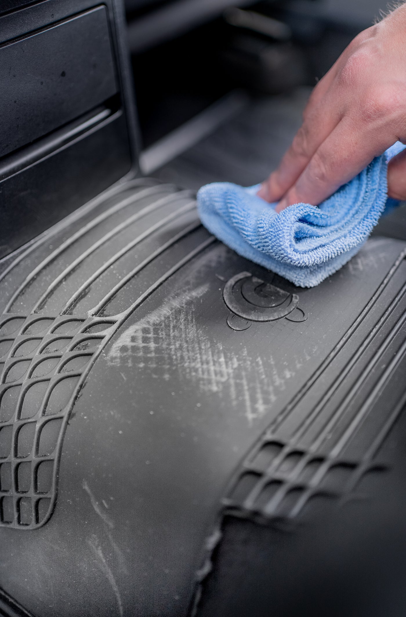 GledringUSA Universal Center Hump Floor Mat (Driveshaft Tunnel Mat). Trim-to-Fit & suitable for any car from 1995-2026