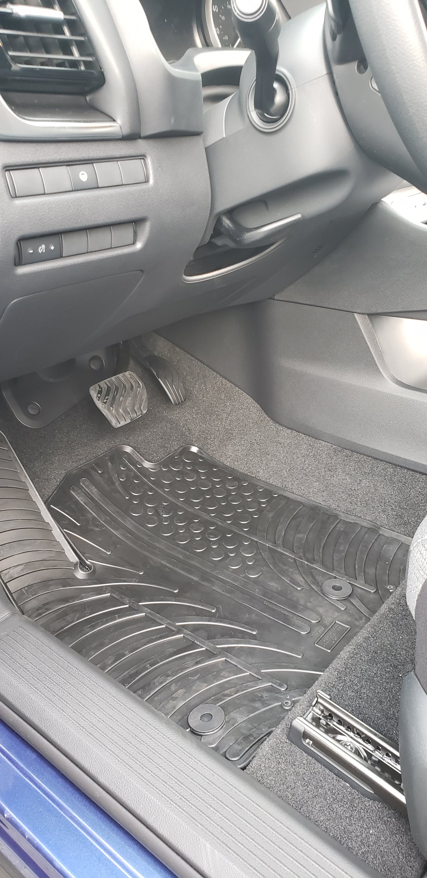 GledringUSA custom fit Nissan LEAF (ZE1) floor mats for 2018 - 2025