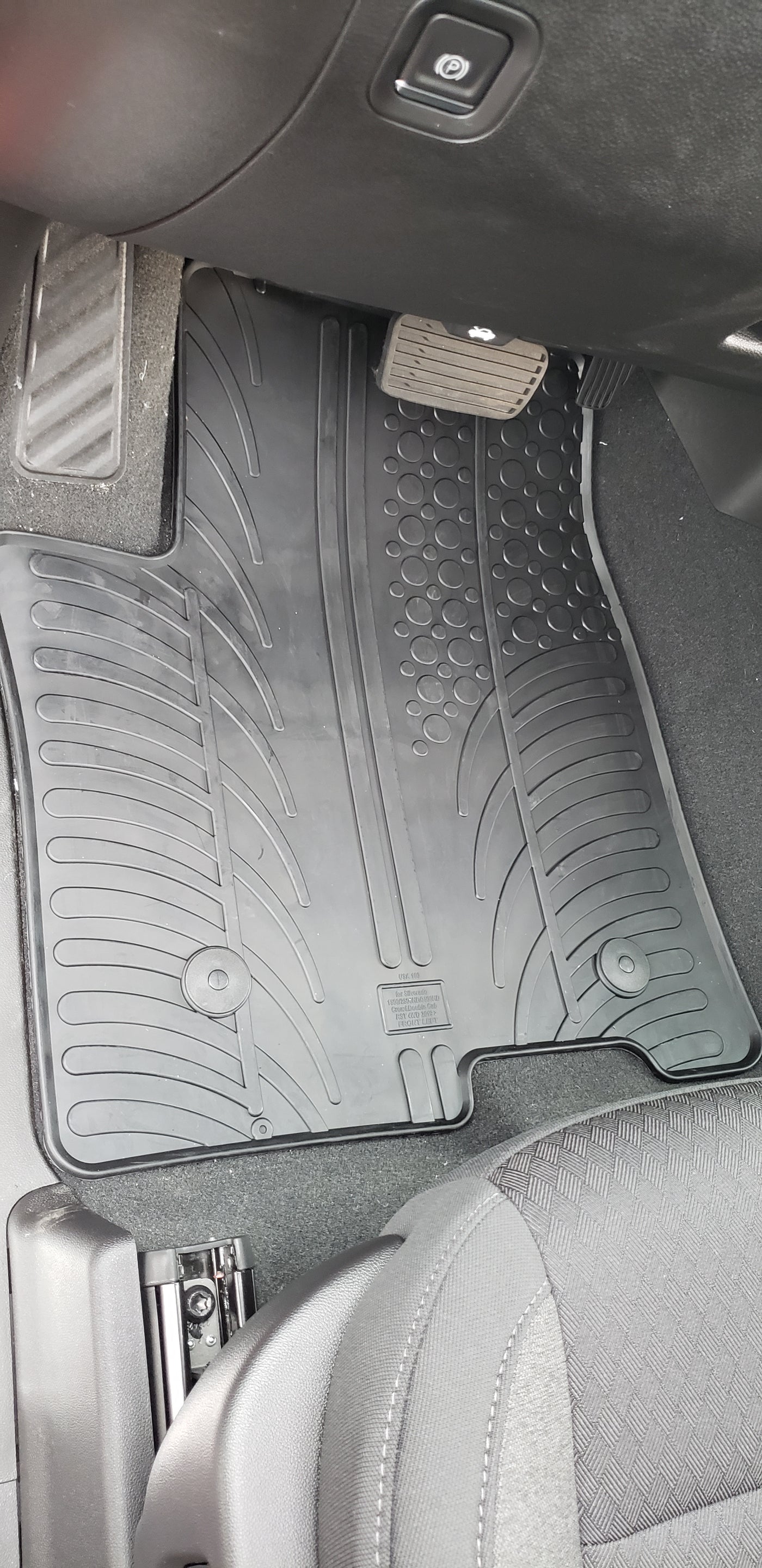 GUSA Custom Floor Mats for Chevy Silverado 2500/3500HD (Carpet) Crew/Double Cab 2020-2026
